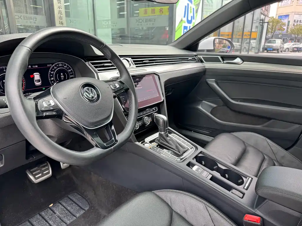 FAW-Volkswagen CC 2019 330TSI Charming Edition National VI купить на сайте DeffCars