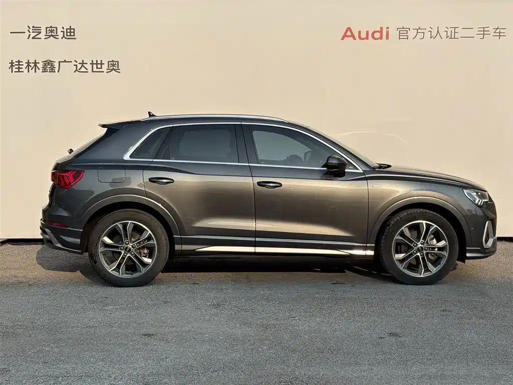 Audi Q3 2023 40 TFSI Fashionable and Dynamic купить на сайте DeffCars