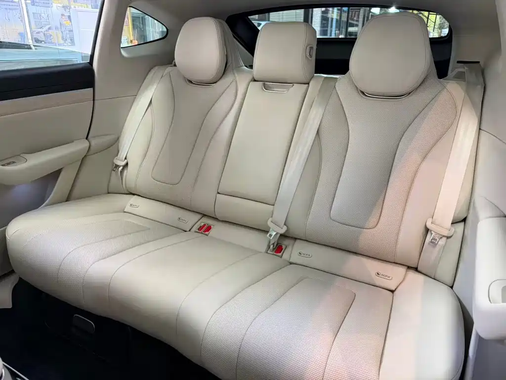 Zhijie R7 2026 Pure Electric Max+ купить на сайте DeffCars