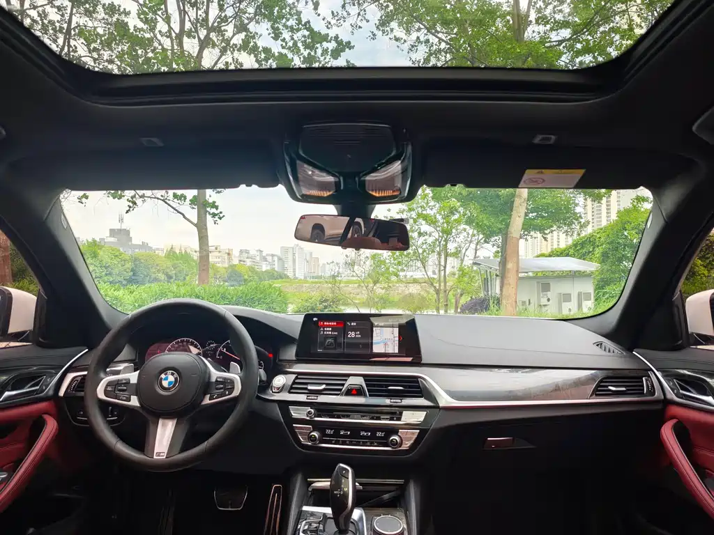 BMW 5 Series 2019 facelift 530Li leading M sports package купить на сайте DeffCars