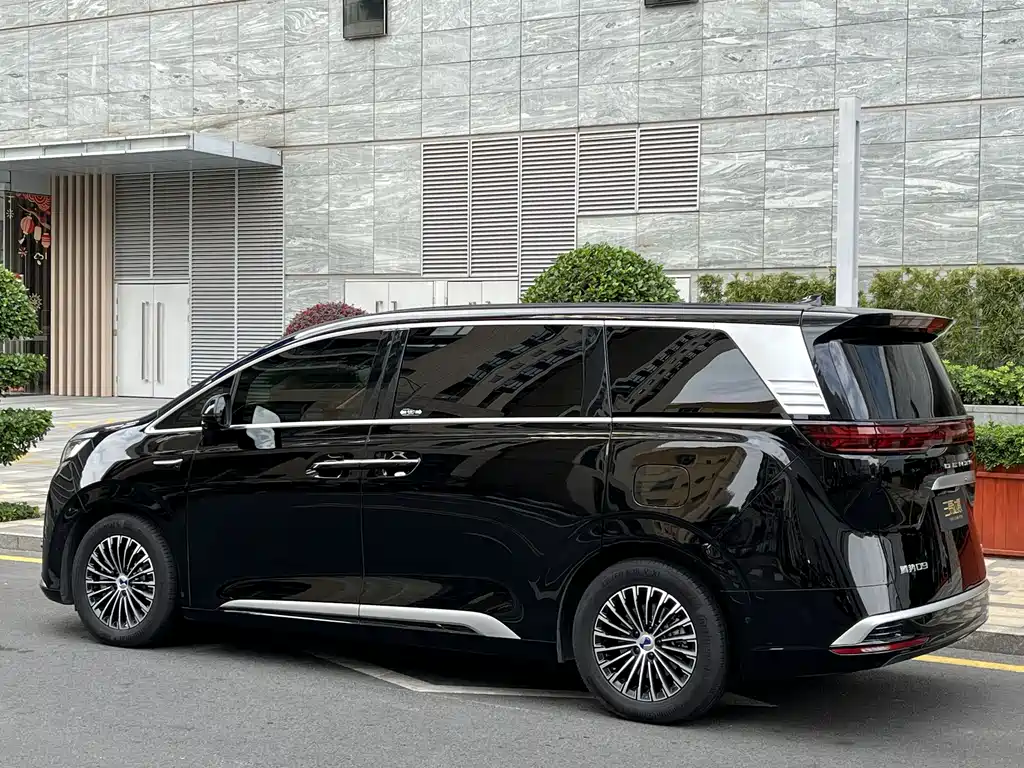 Denza D9 2025 DM-i smart driving version 1020 four-wheel drive premium model купить на сайте DeffCars