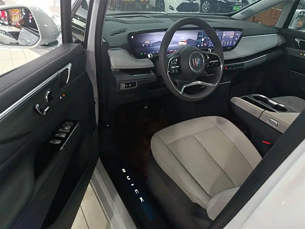 Buick GL8 2025 Lu Zun Exclusive Edition купить на сайте DeffCars