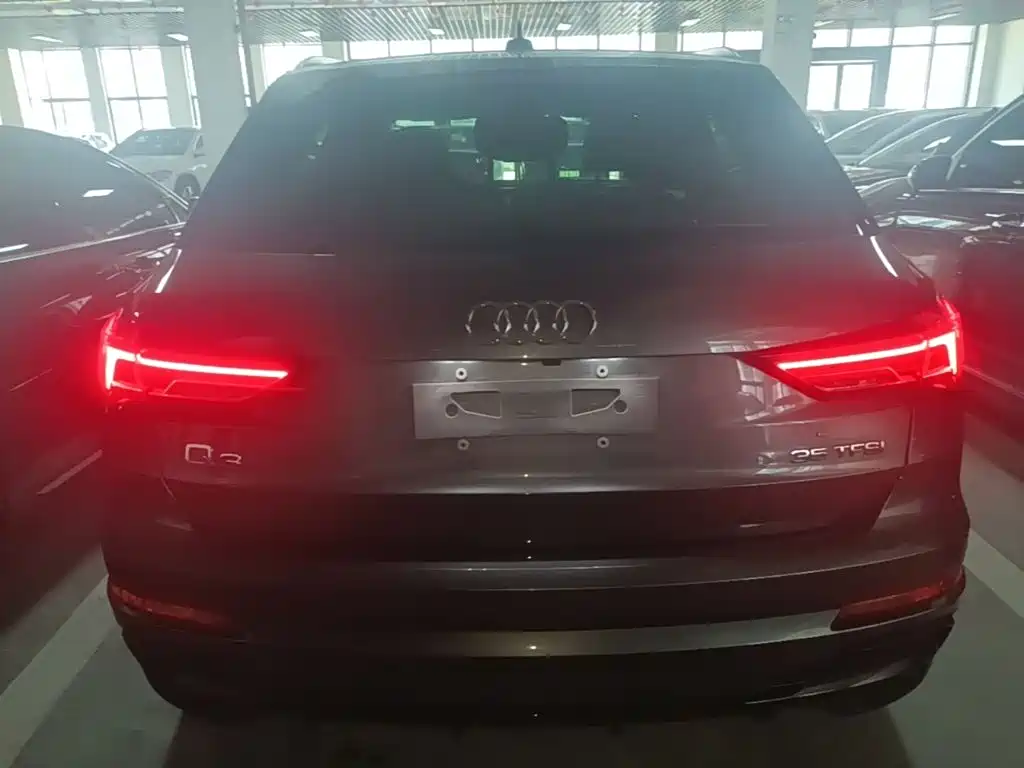 Audi Q3 2021 35 TFSI Fashionable and Dynamic купить на сайте DeffCars