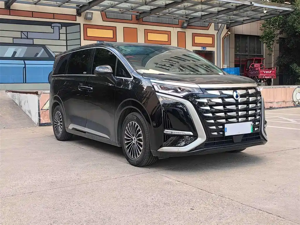 Denza D9 2022 DM-i 945 luxury model купить на сайте DeffCars