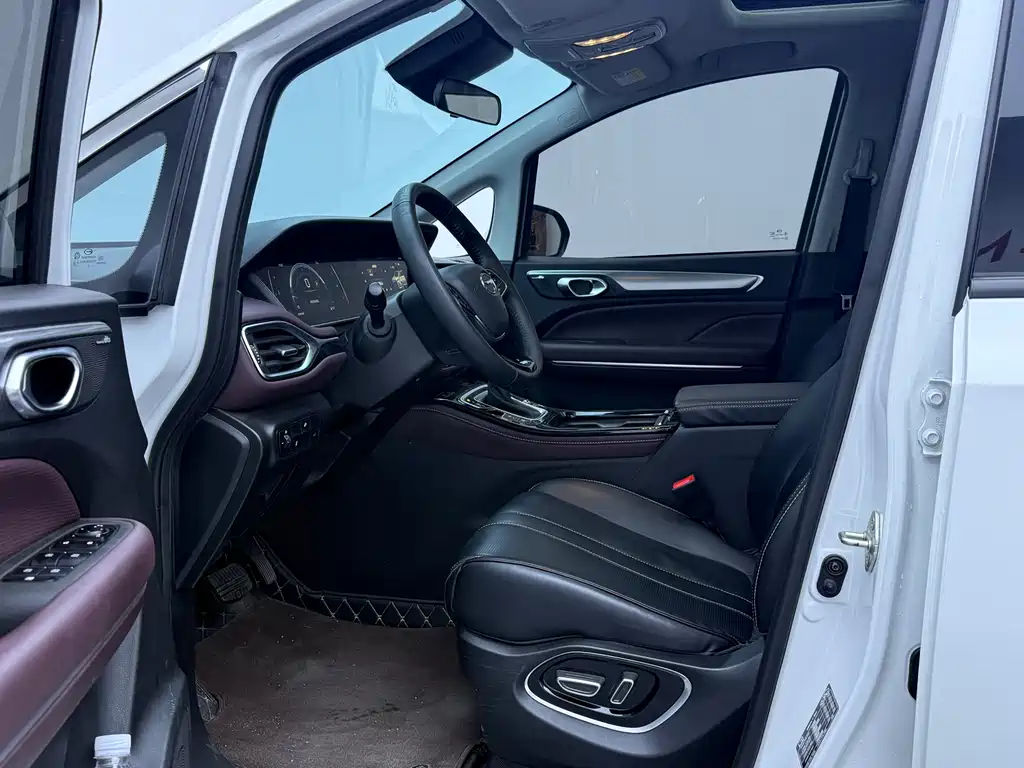Trumpchi M6 2023 PRO 270T DCT Deluxe Edition купить на сайте DeffCars