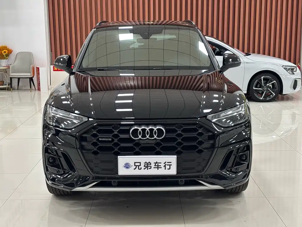 Audi Q5L 2025 45th Anniversary Collector's Edition 45 TFSI Luxurious and Dynamic купить на сайте DeffCars