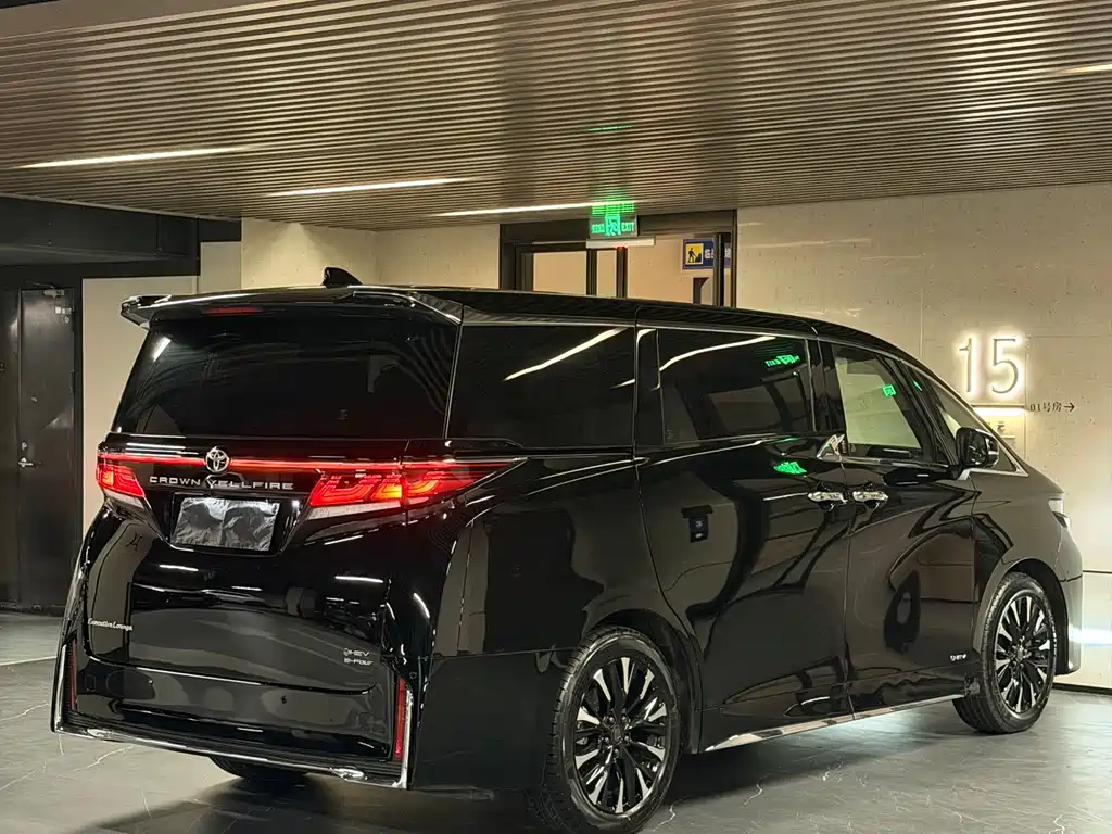 Wilfa 2025 Crown Dual Engine 2.5L Black Gold Executive Edition купить на сайте DeffCars