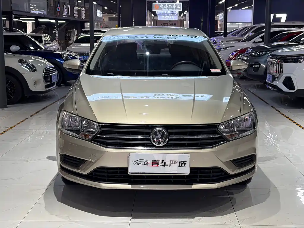 Bora 2016 1.6L manual fashion model купить на сайте DeffCars