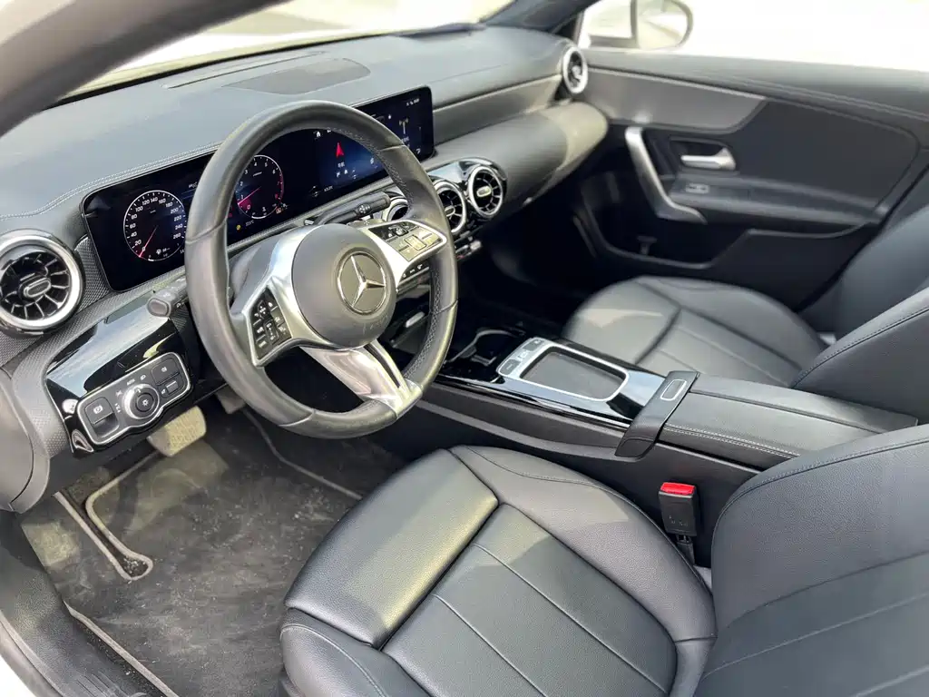 Mercedes-Benz A-Class 2024 A 180 L купить на сайте DeffCars