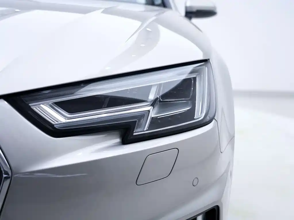 Audi A4L 2019 40 TFSI Fashion Type National VI купить на сайте DeffCars