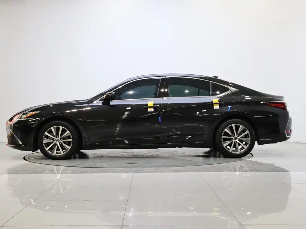 Lexus ES 2018 200 Excellence Edition National VI купить на сайте DeffCars