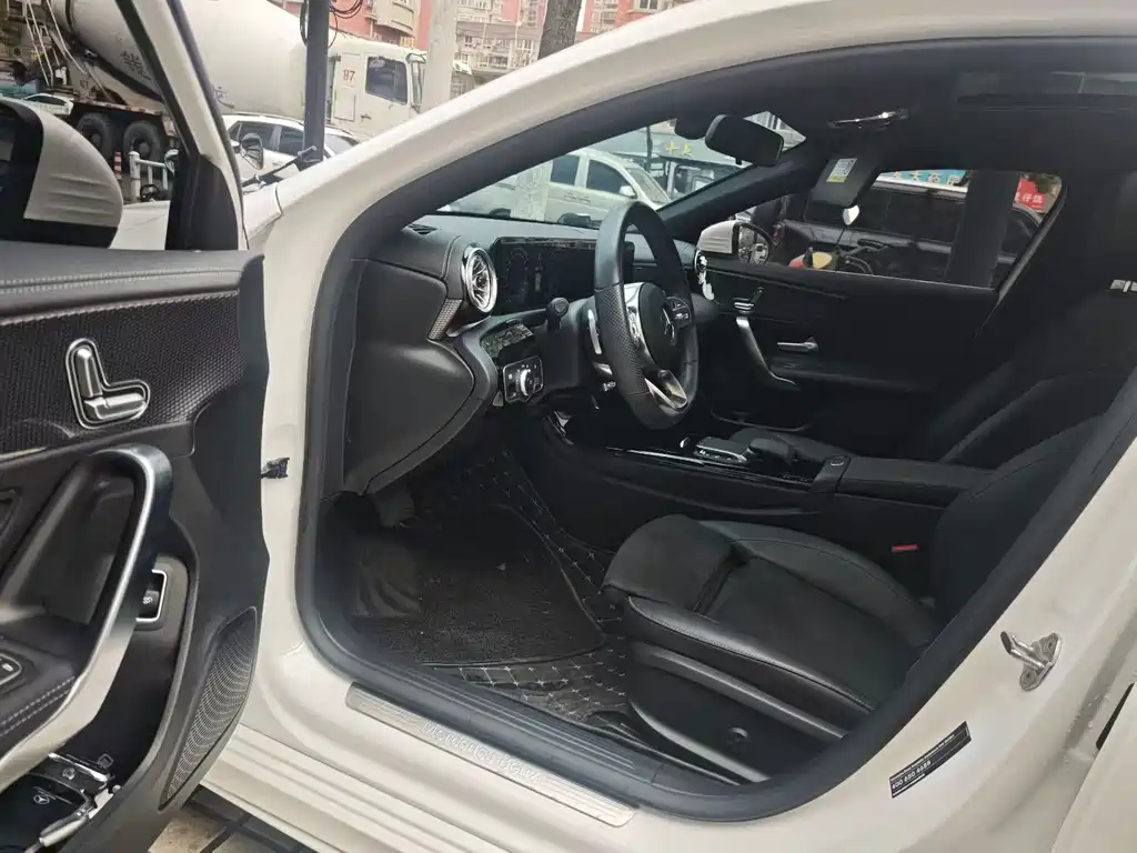 Mercedes-Benz A-Class 2021 A 200 L Sports Sedan Fashionable купить на сайте DeffCars