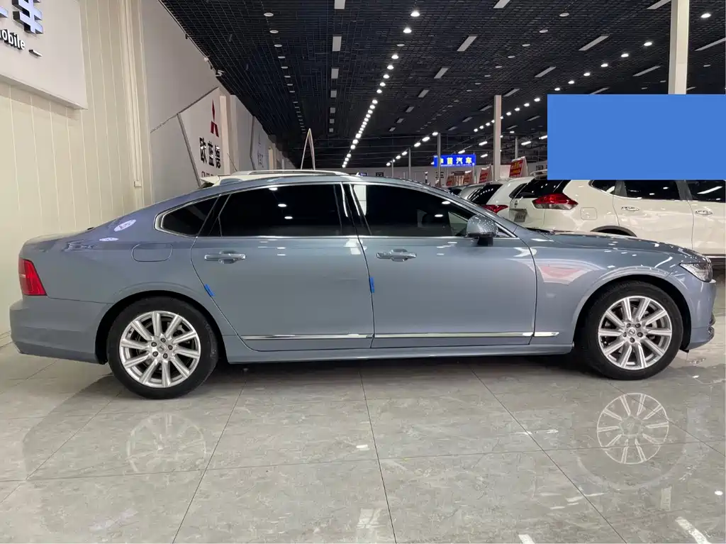 Volvo S90 2020 T5 Zhiyuan Luxury Edition купить на сайте DeffCars