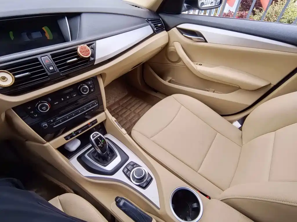 BMW X1 2014 sDrive18i leading model купить на сайте DeffCars