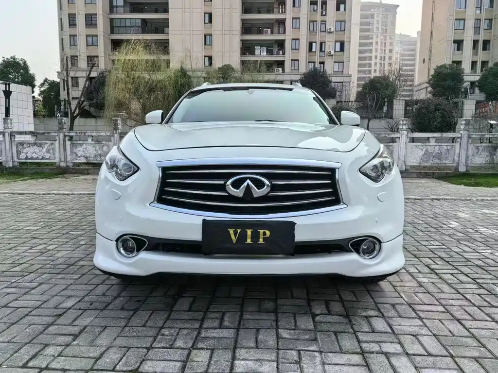 Infiniti QX70 2013 3.7L Standard Edition купить на сайте DeffCars