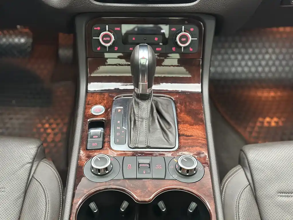 Touareg 2011 3.0TSI high configuration купить на сайте DeffCars
