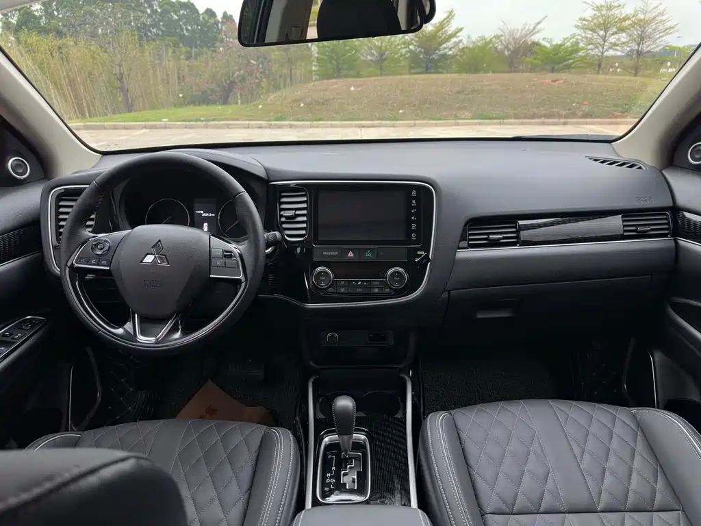 Outlander 2021 2.0L 2WD Enjoy Edition 5 seats купить на сайте DeffCars