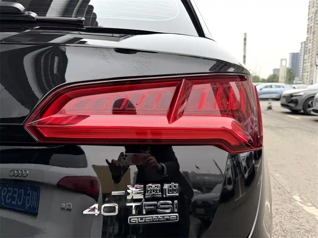 Audi Q5L 2020 40 TFSI enjoys fashionable style купить на сайте DeffCars