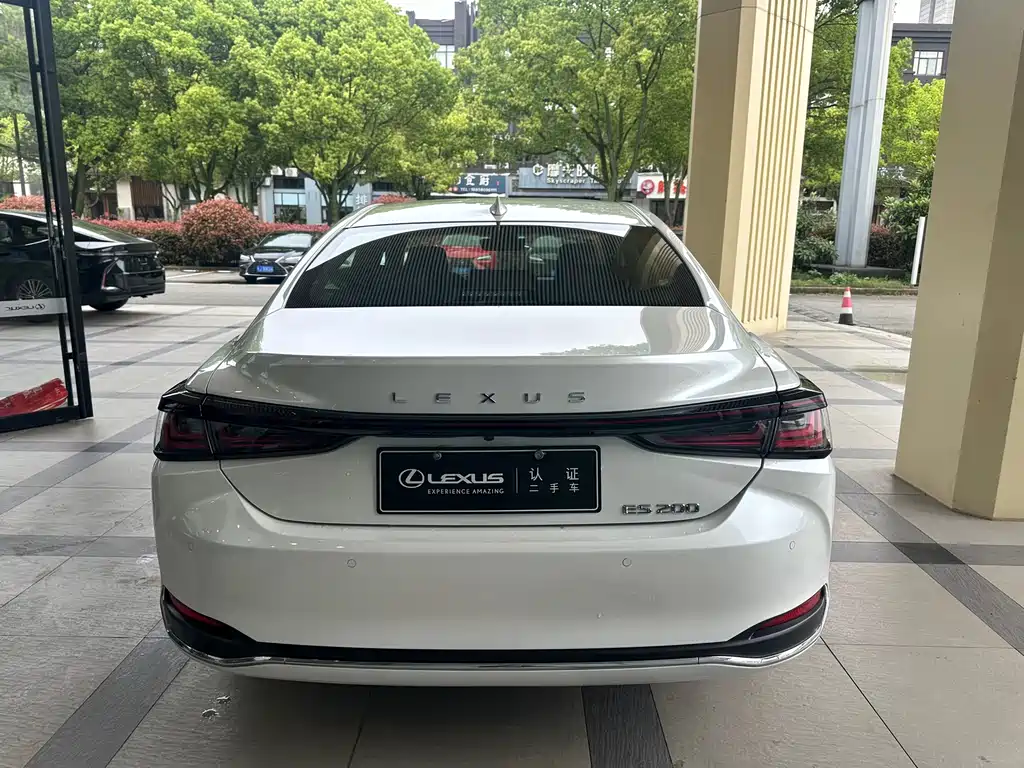 Lexus ES 2025 200 Premium Edition купить на сайте DeffCars