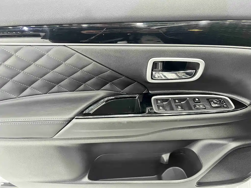 Outlander 2021 2.0L 2WD Enjoy Edition 5 seats купить на сайте DeffCars