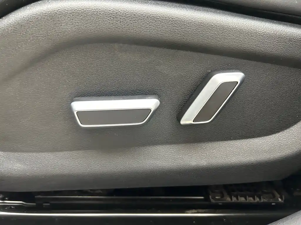 Emgrand S 2021 1.4T CVT premium model купить на сайте DeffCars