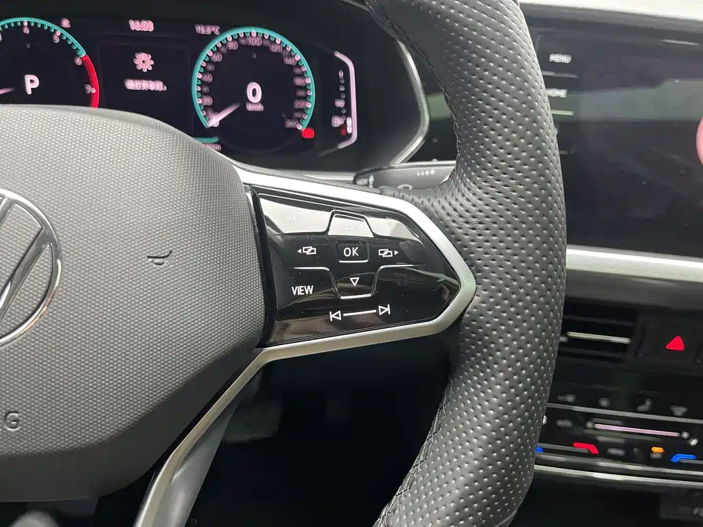 Passat 2022 330TSI Deluxe Edition купить на сайте DeffCars