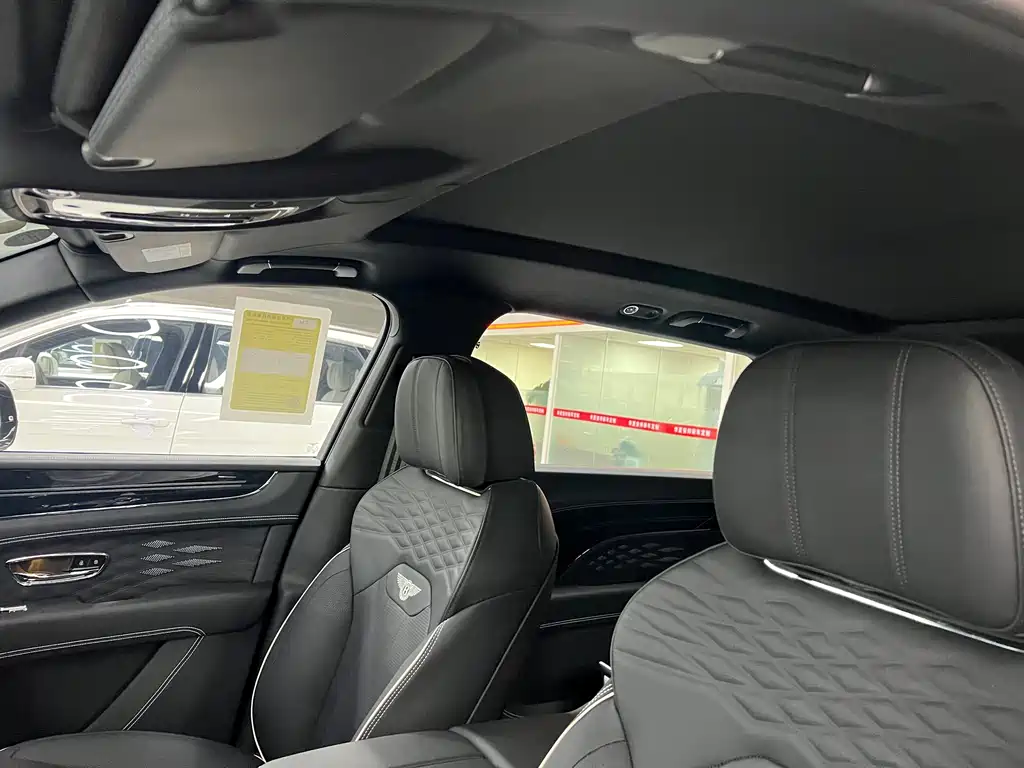 Bentayga 2024 4.0T V8 купить на сайте DeffCars