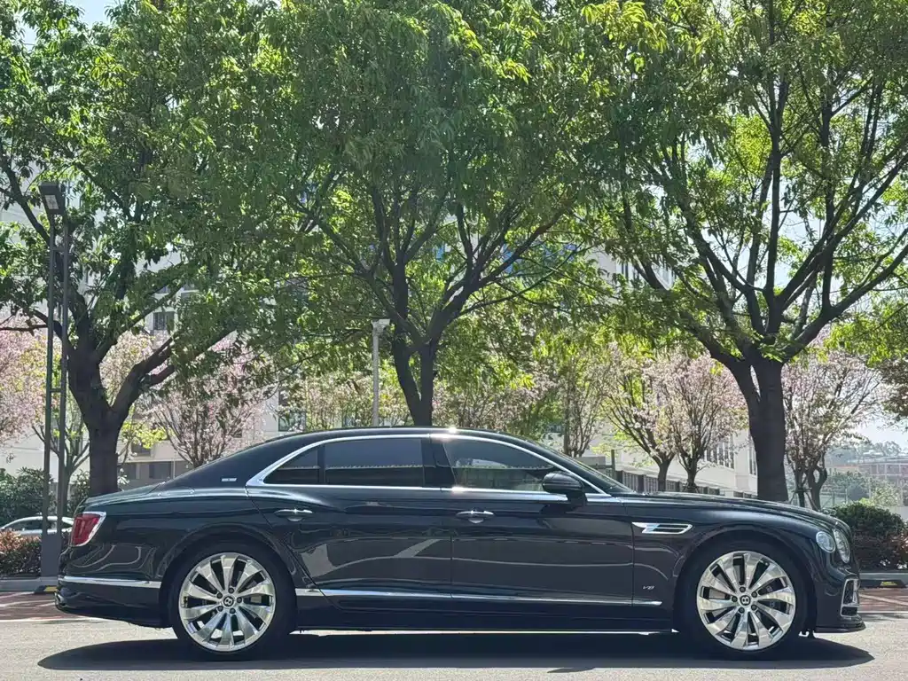 Flying Spur 2021 4.0T V8 Standard Edition купить на сайте DeffCars
