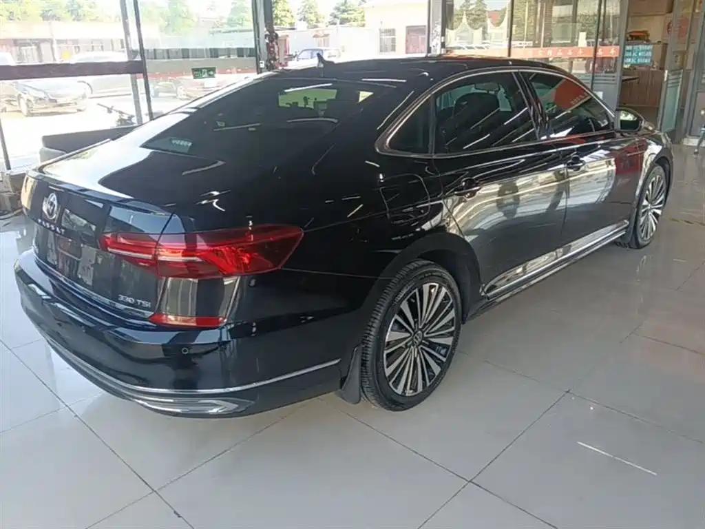 Passat 2021 330TSI Deluxe Edition купить на сайте DeffCars