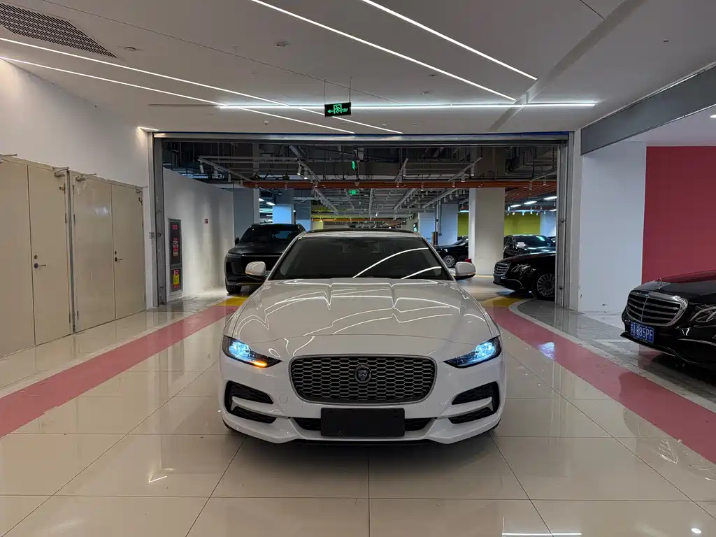 Jaguar XEL 2020 2.0T 200PS R-DYNAMIC Youth Sports Edition купить на сайте DeffCars
