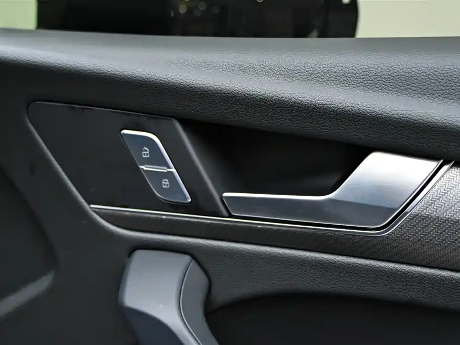 Audi Q5L 2023 40T luxury and dynamic model купить на сайте DeffCars
