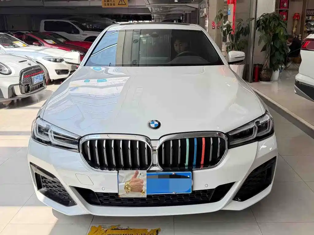 BMW 5 Series 2022 530Li Leading M Sports Package купить на сайте DeffCars