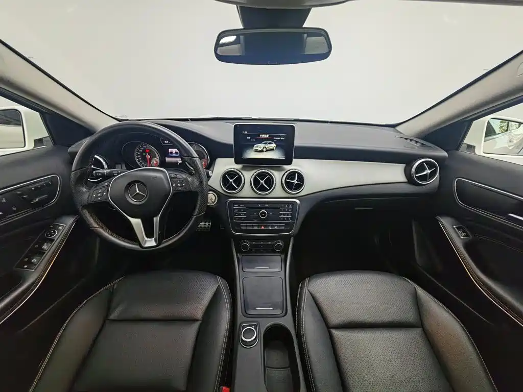 Mercedes-Benz GLA 2016 GLA 200 Fashion Model купить на сайте DeffCars