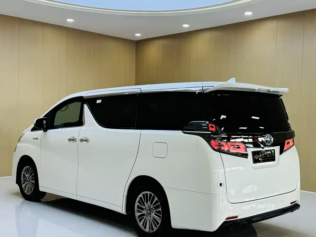 Wilfa 2021 Crown Dual Engine 2.5L HV Premium Edition купить на сайте DeffCars