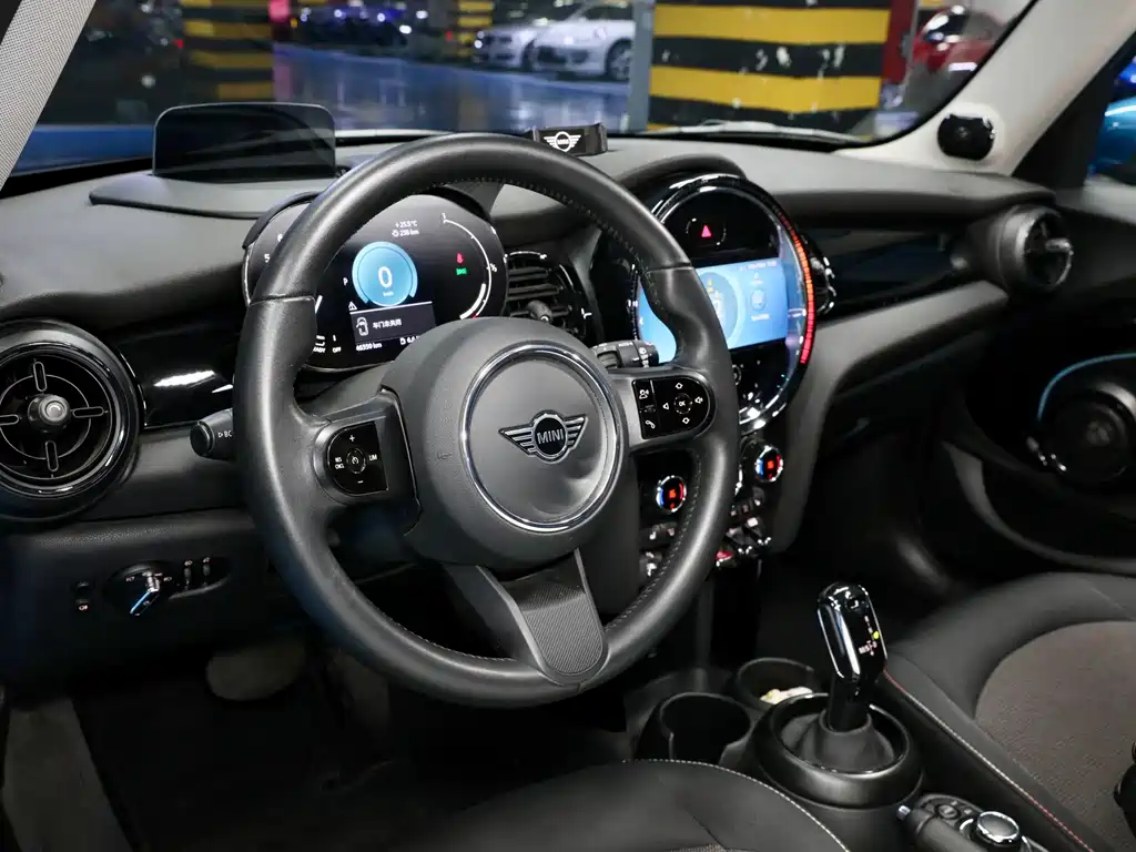 MINI 2023 1.5T COOPER Artist Five-Door Edition купить на сайте DeffCars