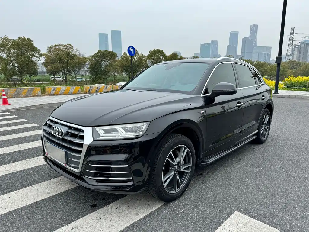 Audi Q5L 2018 40 TFSI enjoys fashionable style, National VI купить на сайте DeffCars