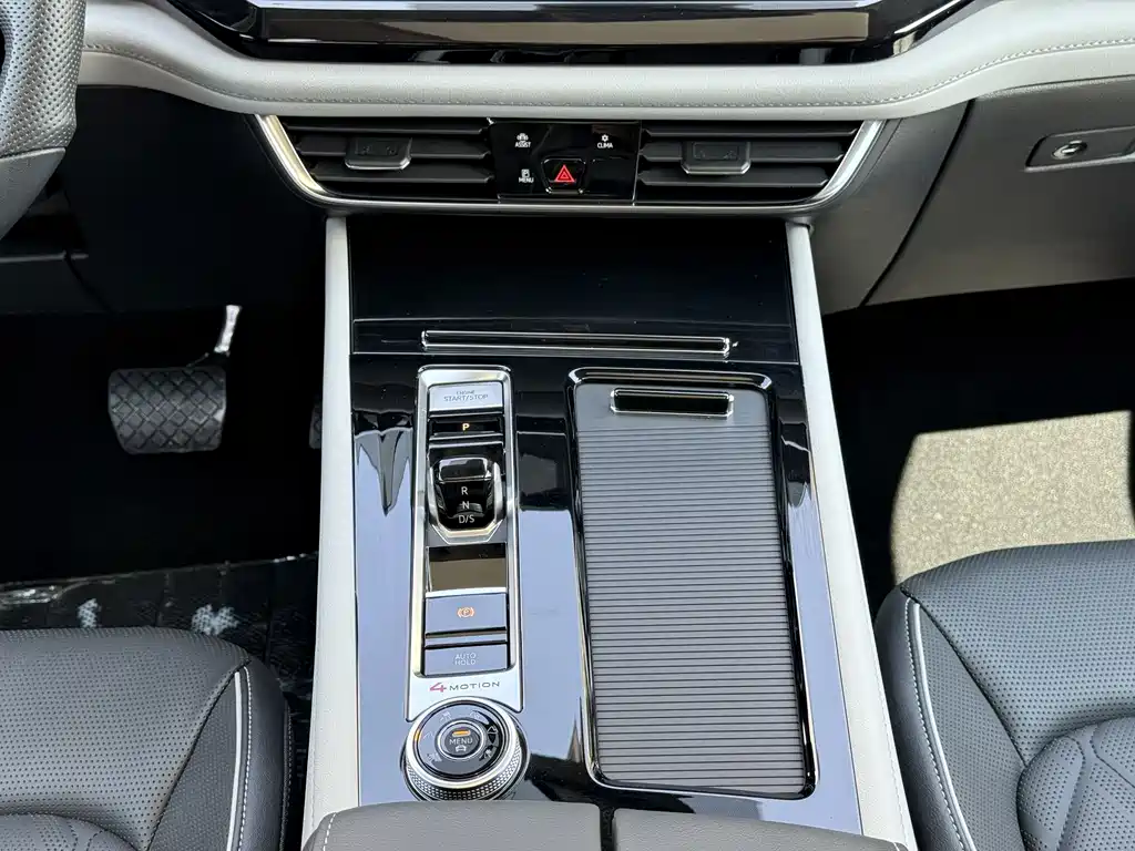 Touron 2024 380TSI four-wheel drive luxury version купить на сайте DeffCars