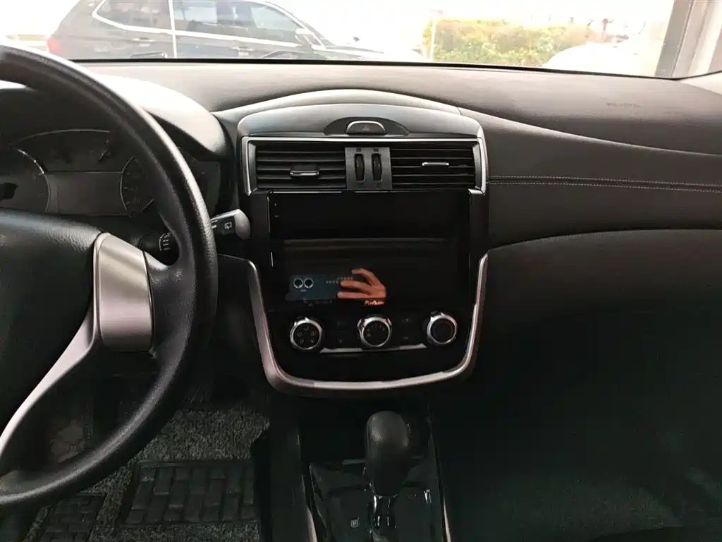 Tiida 2016 1.6L CVT cool version купить на сайте DeffCars
