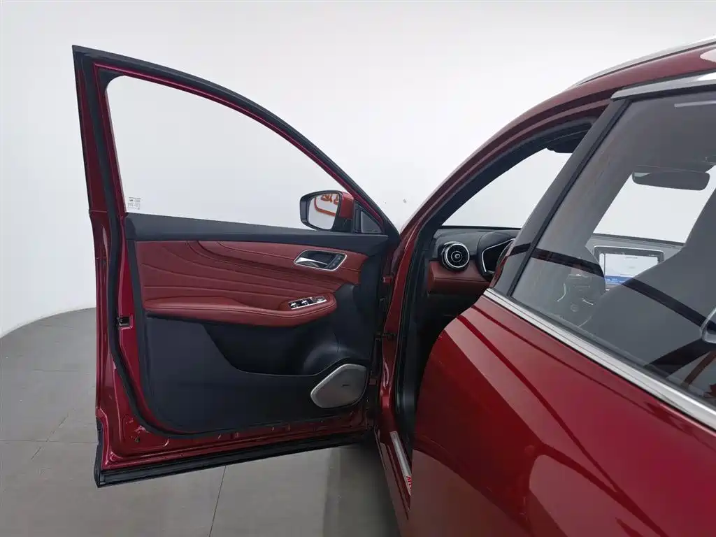 MG HS 2018 30T automatic four-wheel drive Trophy hormone super combustion version National V купить на сайте DeffCars