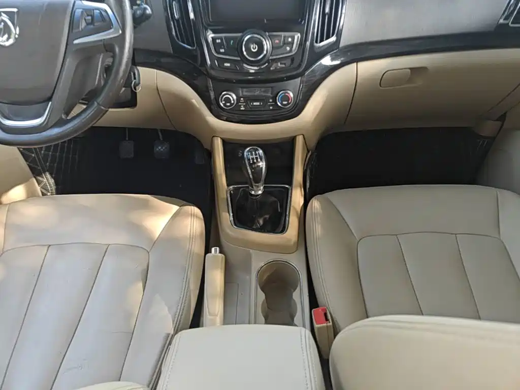 Baojun 730 2014 1.5L manual luxury navigation ESP version 7 seats купить на сайте DeffCars