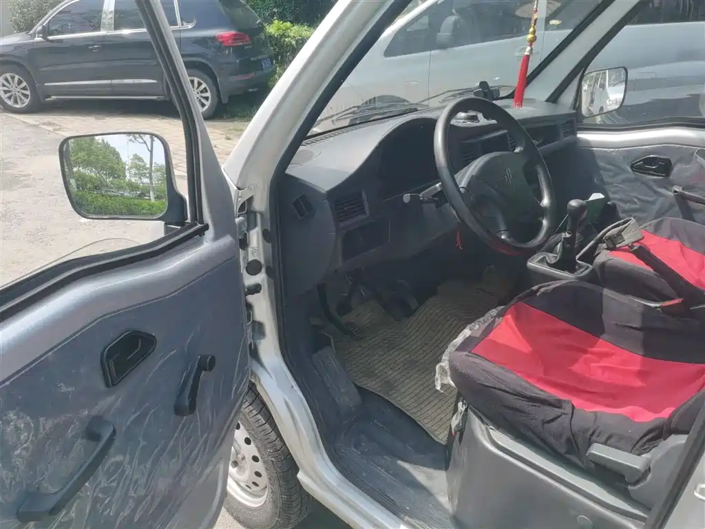 Wuling Light 2023 1.5L practical 5/7 seats купить на сайте DeffCars