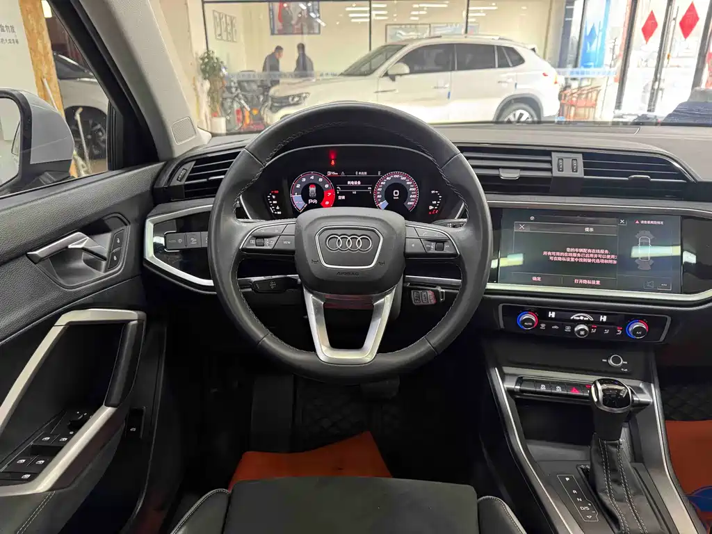 Audi Q3 2022 35 TFSI aggressive and dynamic купить на сайте DeffCars