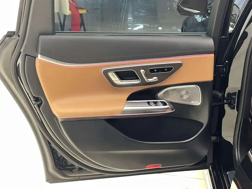 Mercedes-Benz E-Class 2025 E 300 L Premium Model купить на сайте DeffCars