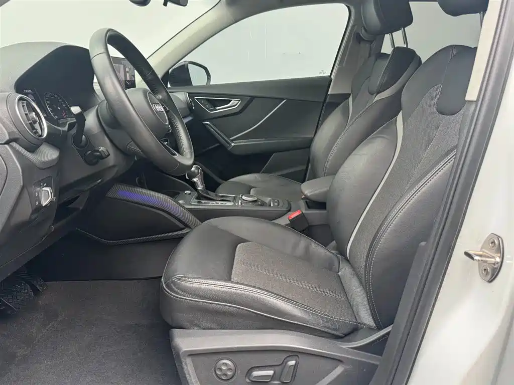 Audi Q2L 2020 35 TFSI fashionable and dynamic купить на сайте DeffCars
