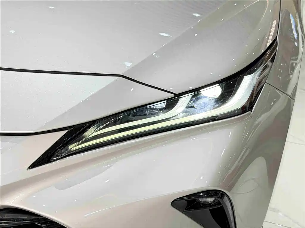 Vesa 2022 2.0L CVT two-wheel drive premium version купить на сайте DeffCars