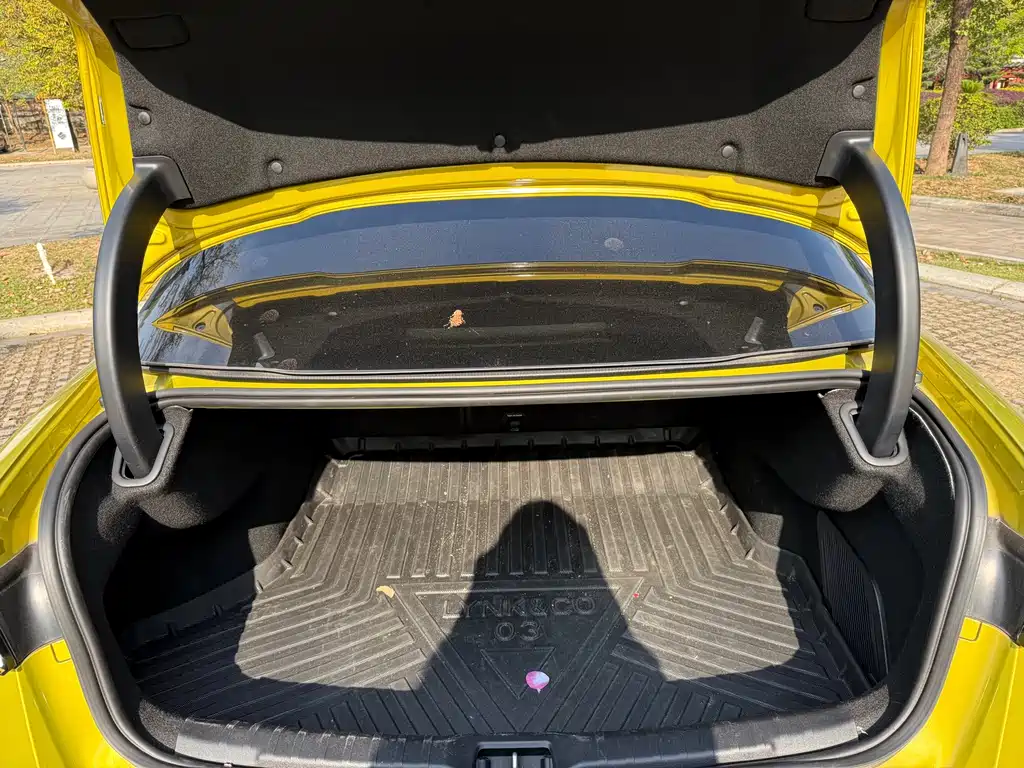 Lynk & Co 03 2022 03+ 2.0TD automatic wind control version купить на сайте DeffCars