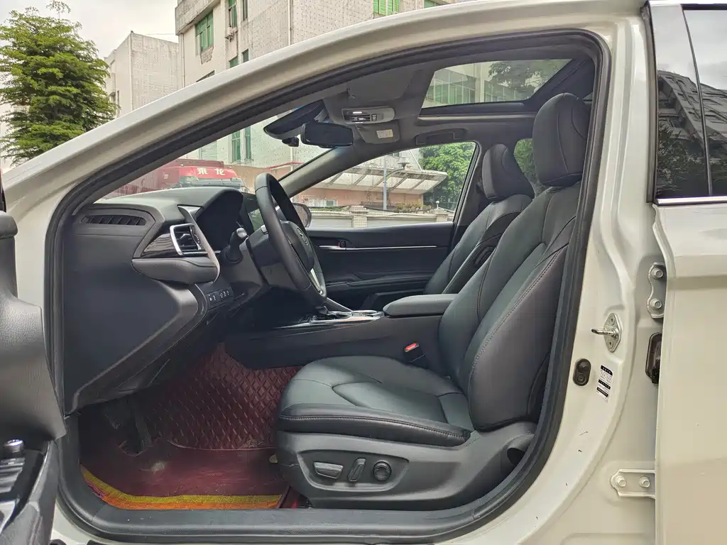 Camry 2021 2.5G Deluxe Edition купить на сайте DeffCars