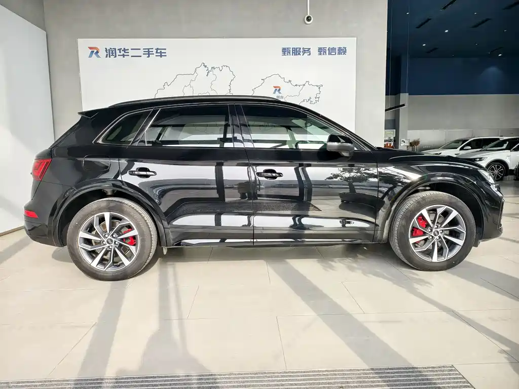 Audi Q5L 2024 40 TFSI luxury and dynamic model купить на сайте DeffCars