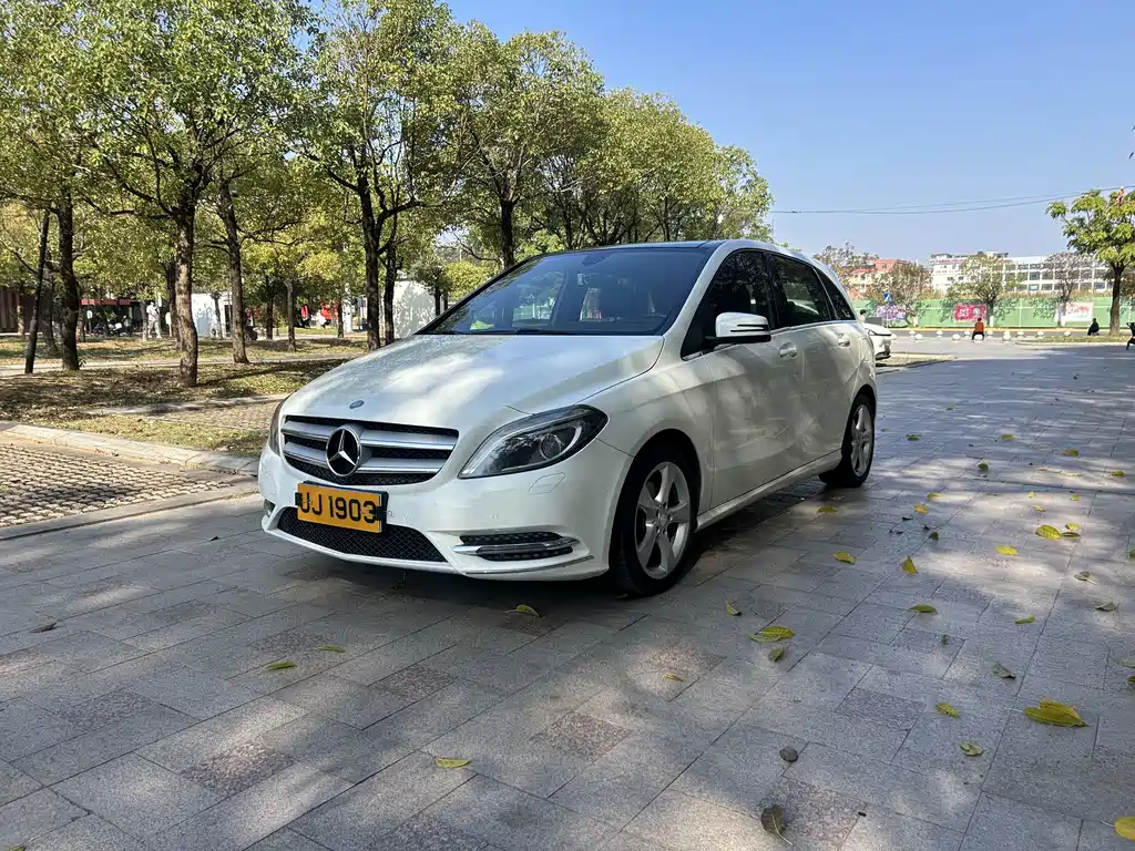 Mercedes-Benz B-Class 2015 B 200 Luxury купить на сайте DeffCars