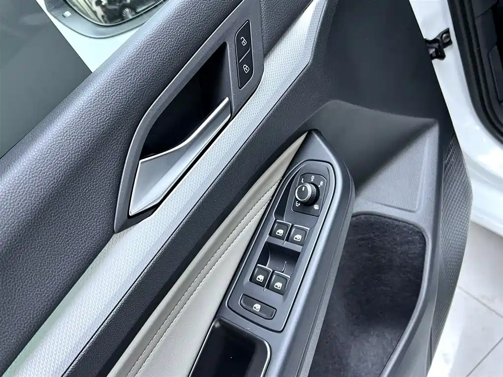 Golf 2024 280TSI DSG Pro Master Edition купить на сайте DeffCars